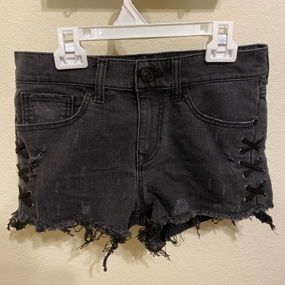 Black jean shorts!